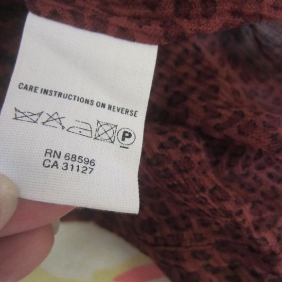 DKNY BLOUSE - LEOPARD PRINT - SIZE 4 - Picture 7 of 8